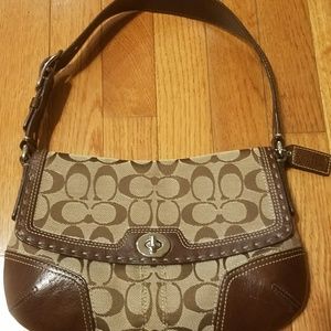 Coach Signature Purse (authentic)